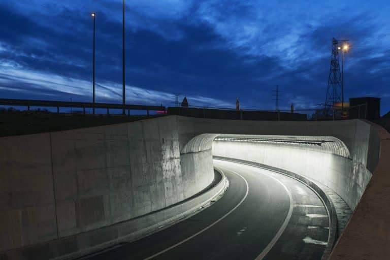 The Defining Features of LED Tunnel Lights: Everything You Need to Know