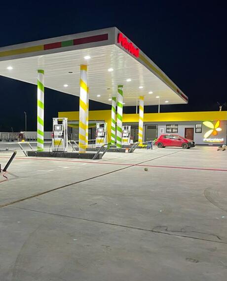 Gas station canopy lighting